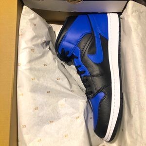 Air Jordan 1 Mid Hyper Royal Men’s Size 13